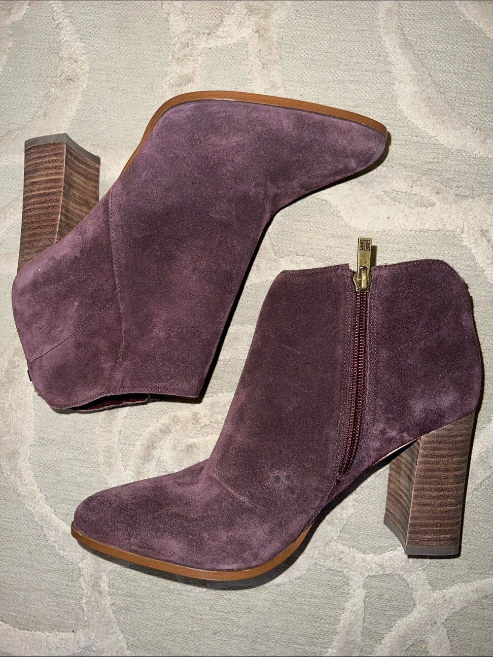 NWOT🌷IVANKA TRUMP🌷Burgundy suede leather heeled bootie